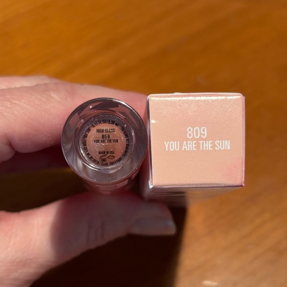 Kylie High Gloss Lip Gloss You Are The Sun - Picture 7 of 16